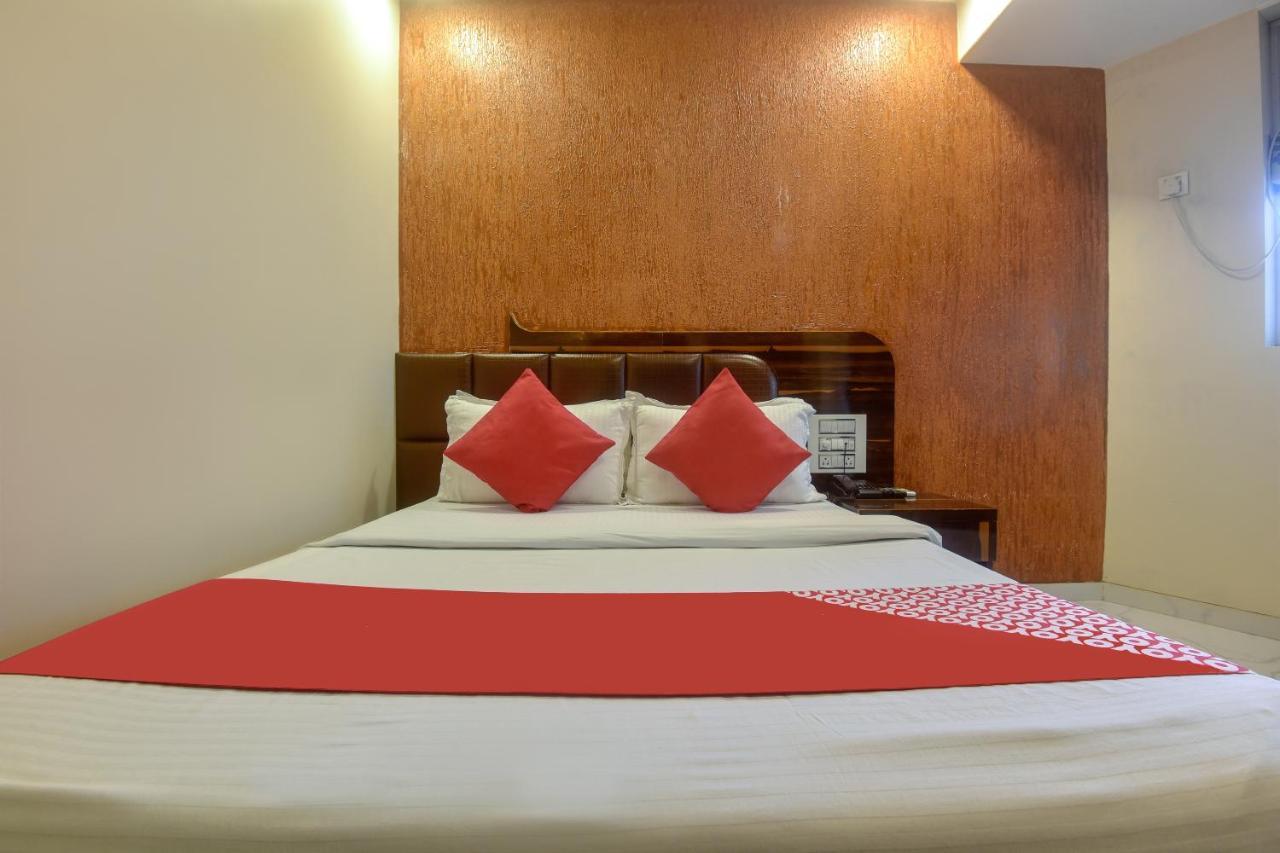 מומביי Oyo 28893 Hotel Gulf מראה חיצוני תמונה