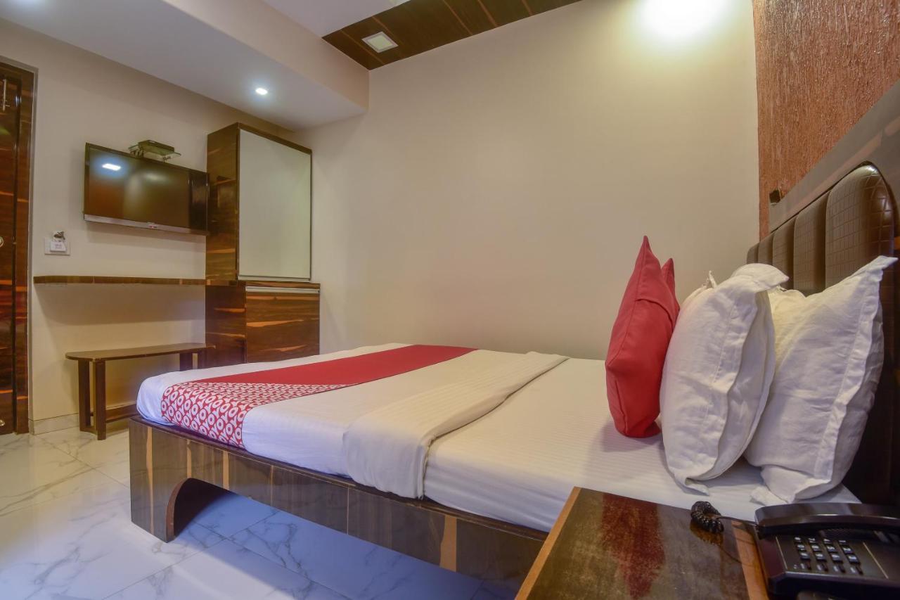 מומביי Oyo 28893 Hotel Gulf מראה חיצוני תמונה