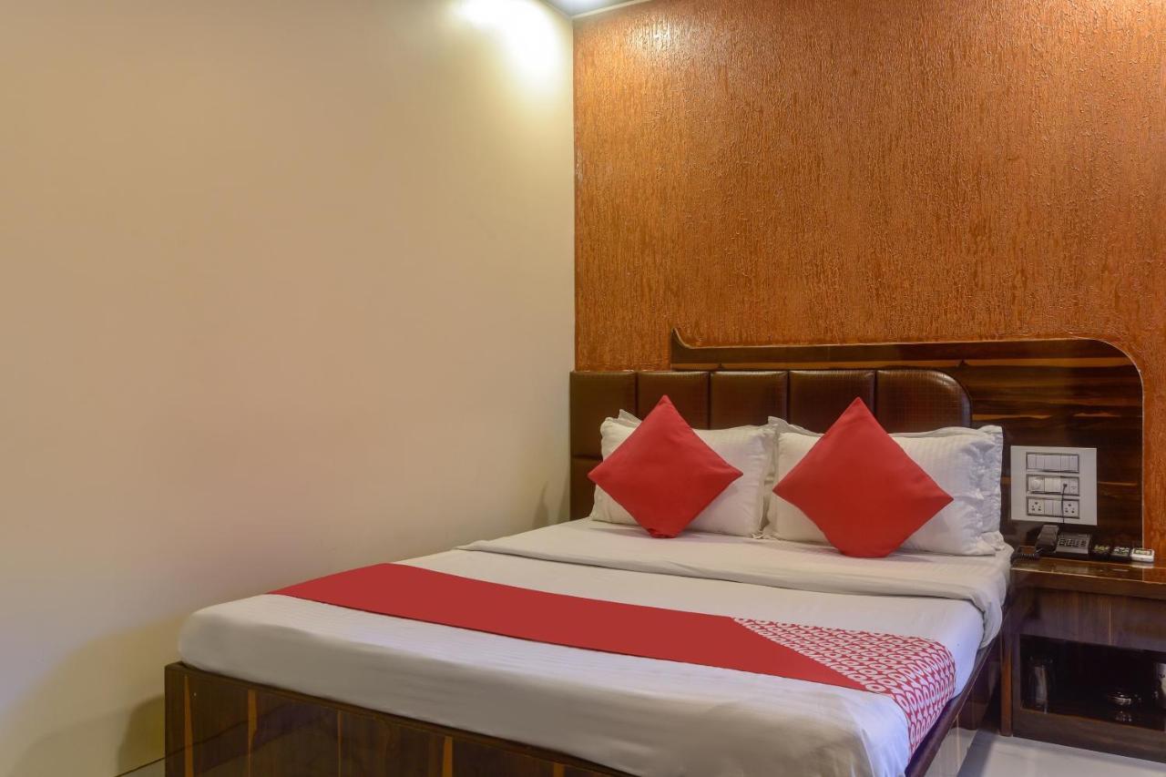 מומביי Oyo 28893 Hotel Gulf מראה חיצוני תמונה