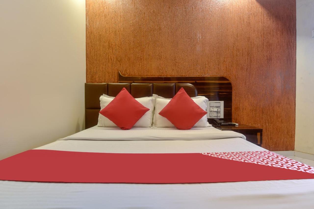 מומביי Oyo 28893 Hotel Gulf מראה חיצוני תמונה